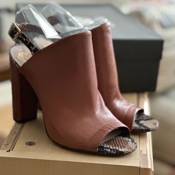 Vince Camuto size 9, saddle brown with snakeskin accents - Picture 3 of 5